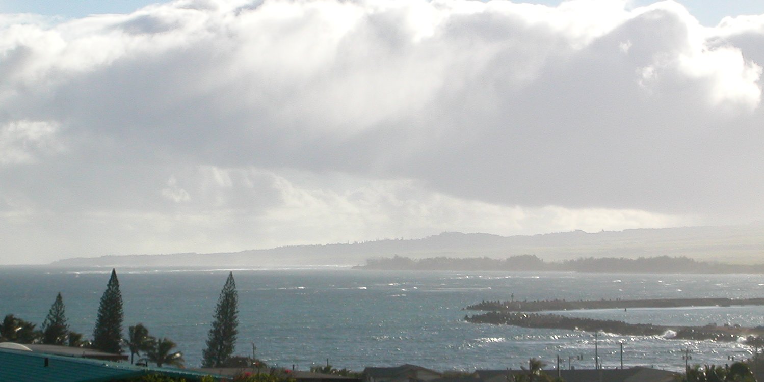 seedicksurf.com - Daily Hot shot-Tuesday morning has some lighter trade winds but waves are looking small here on Maui's North shore