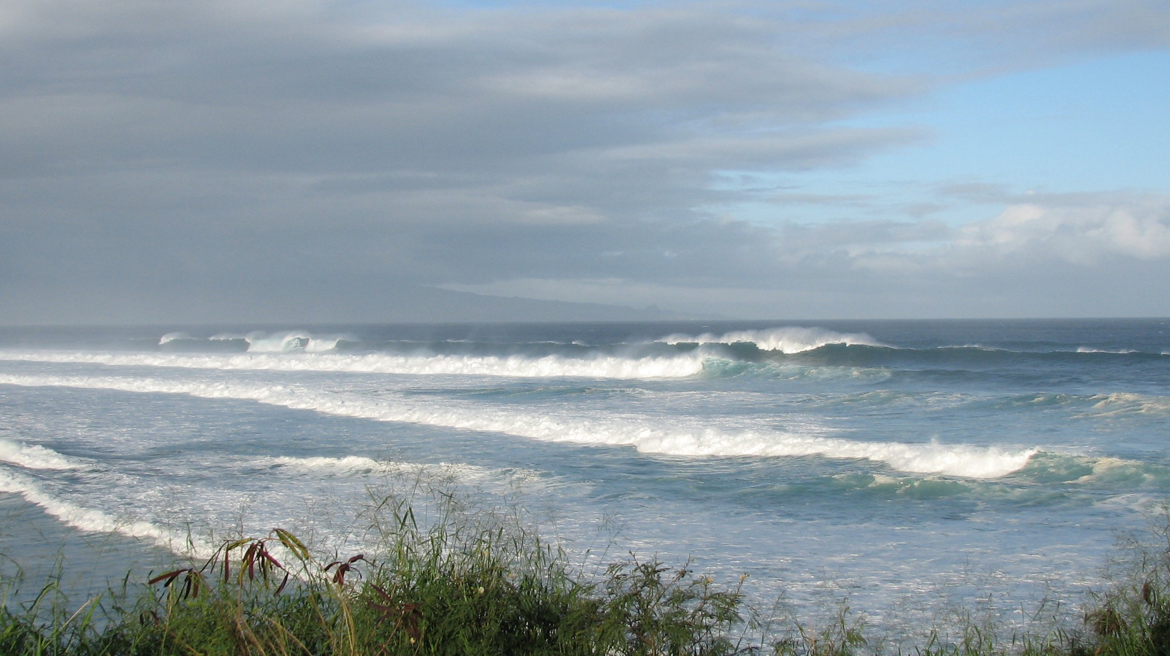 seedicksurf.com - Maui Daily Surf shots and the Maui surf report!!