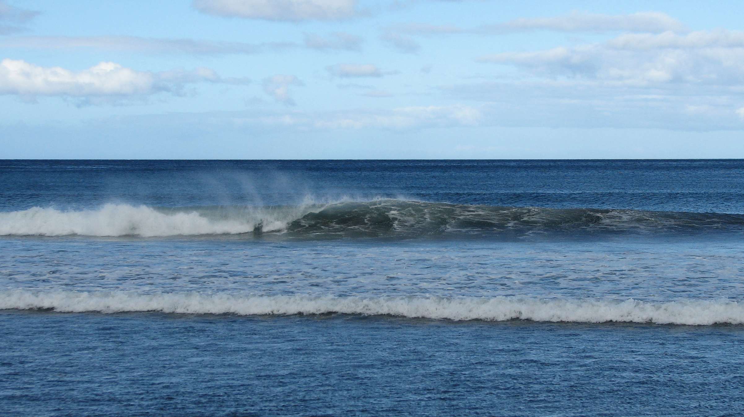 seedicksurf.com - Maui Daily Surf shots and the Maui surf report!!