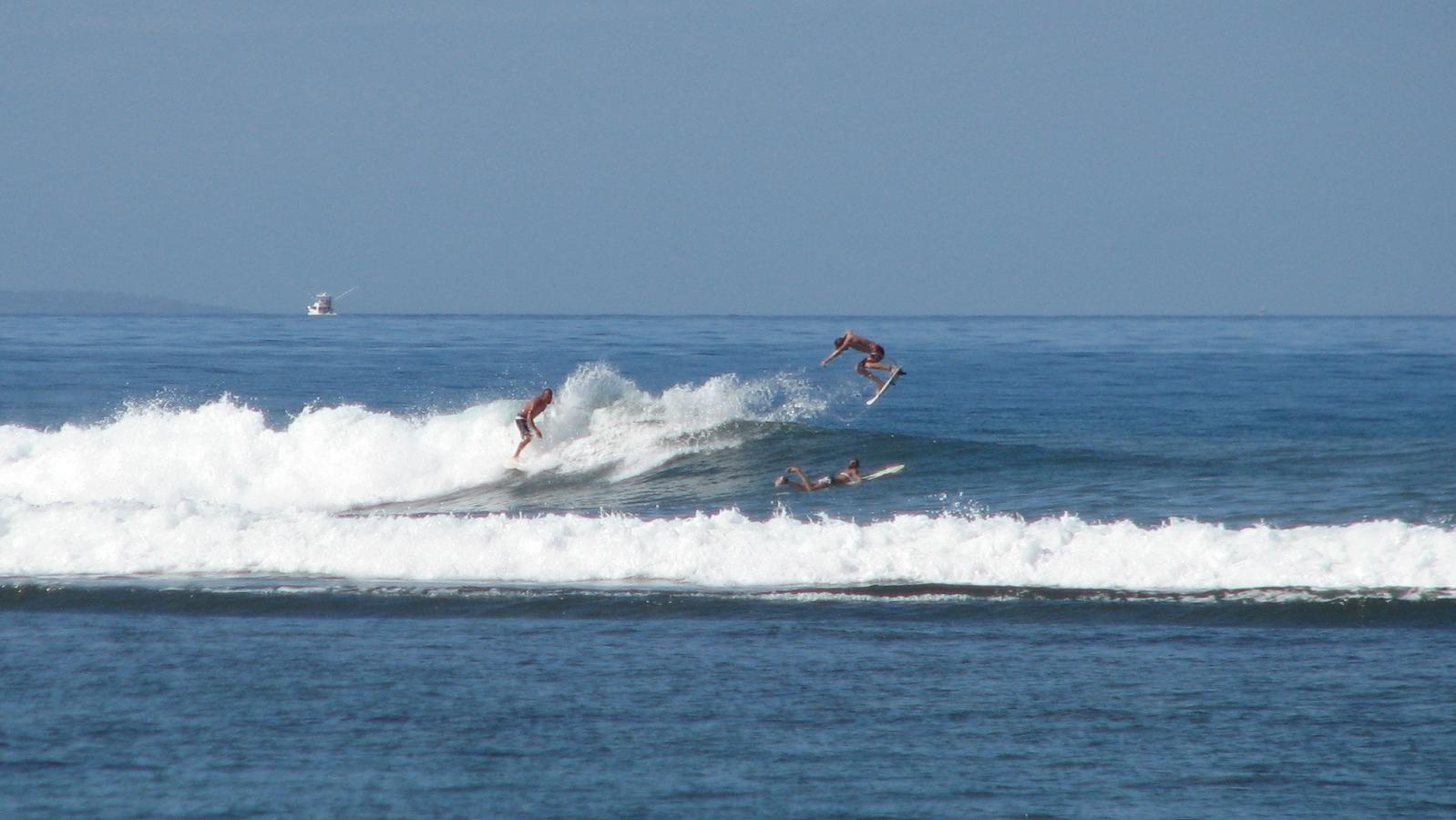 seedicksurf.com - Maui Daily Surf shots and the Maui surf report!!