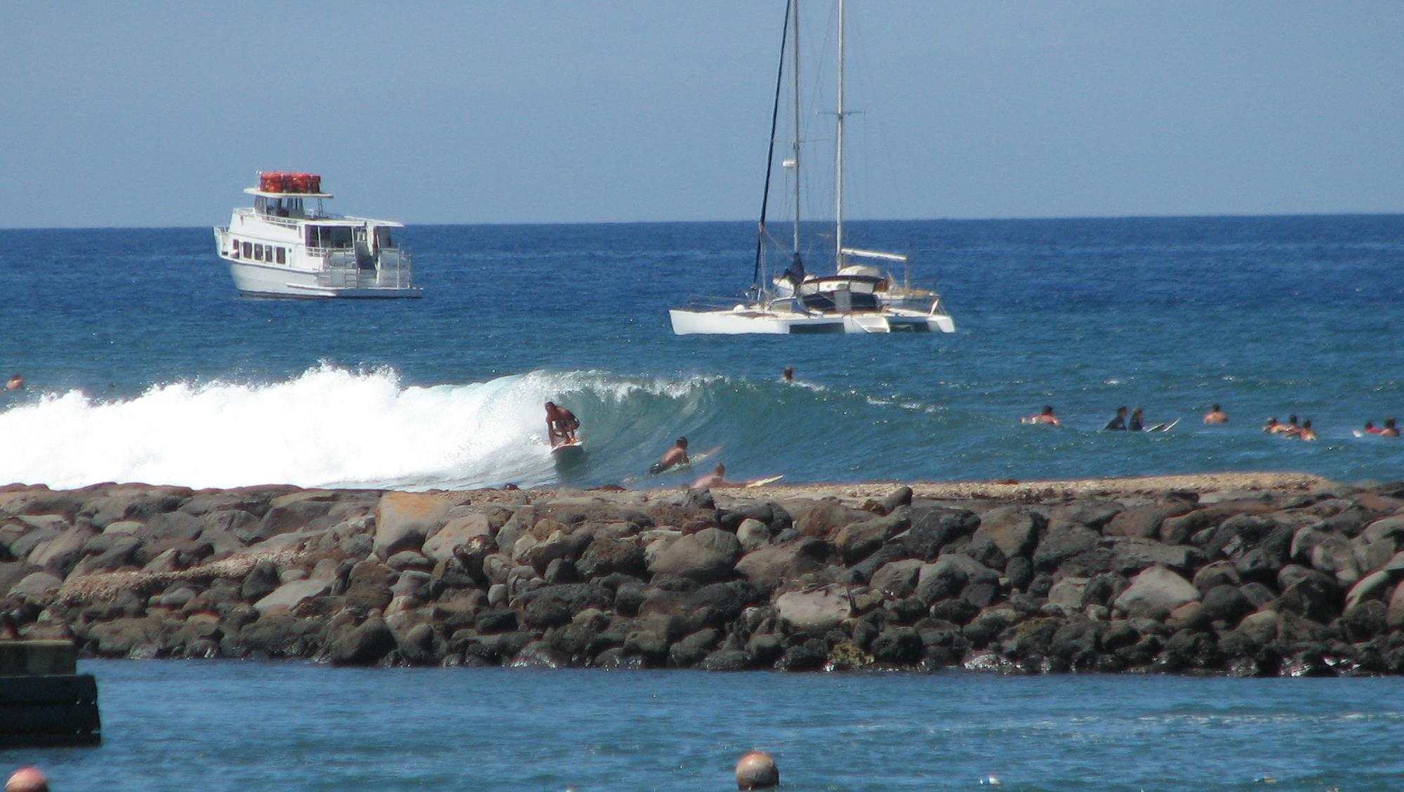 seedicksurf.com - Maui Daily Surf shots and the Maui surf report!!
