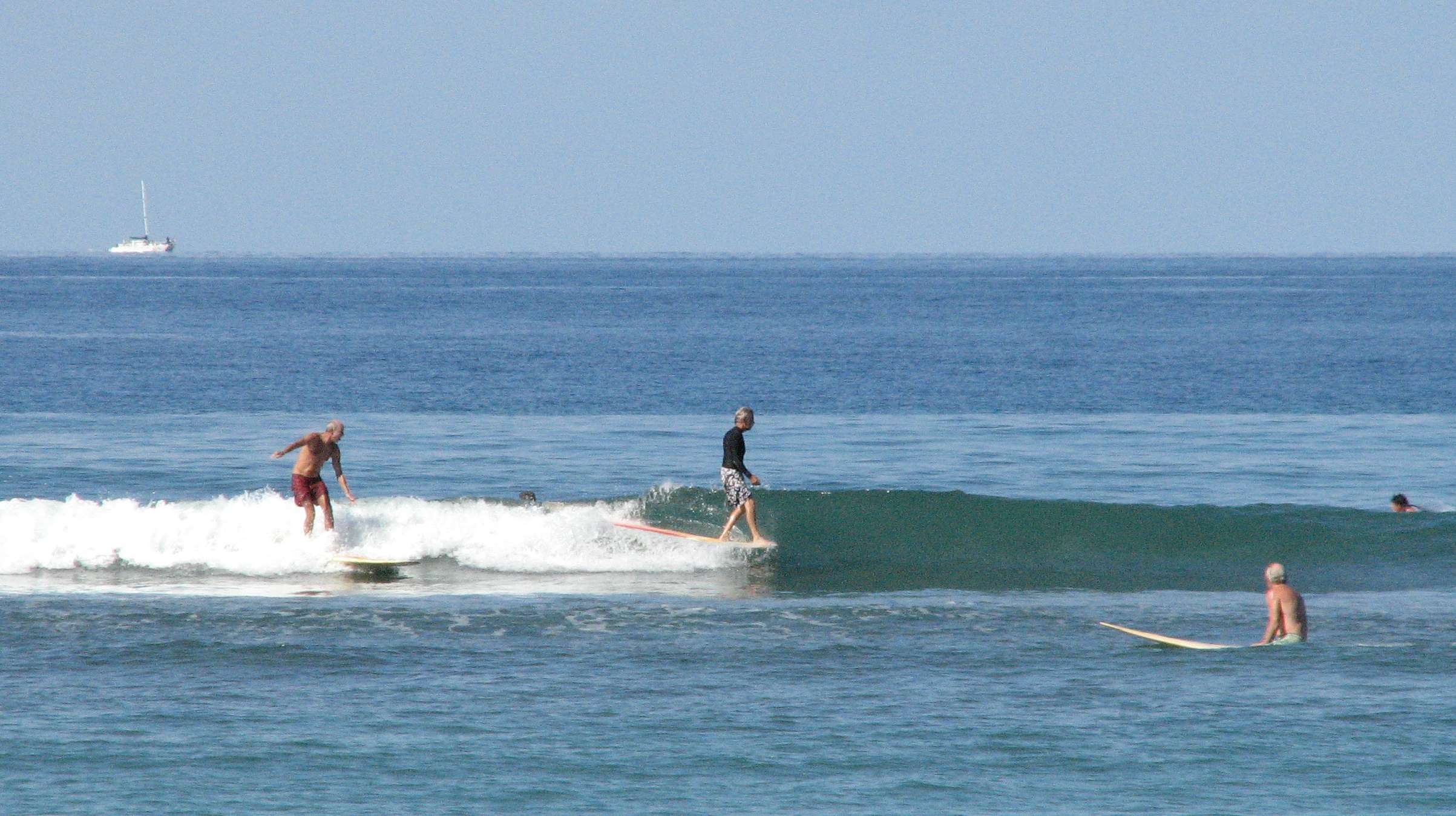 seedicksurf.com - Maui Daily Surf shots and the Maui surf report!!