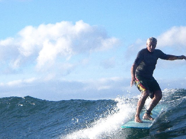 seedicksurf.com - Maui Daily Surf shots!!