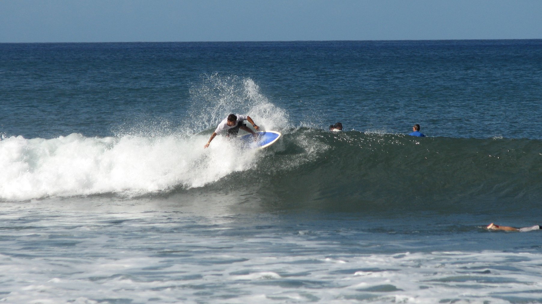 seedicksurf.com - Maui Daily Surf shots and the Maui surf report!!