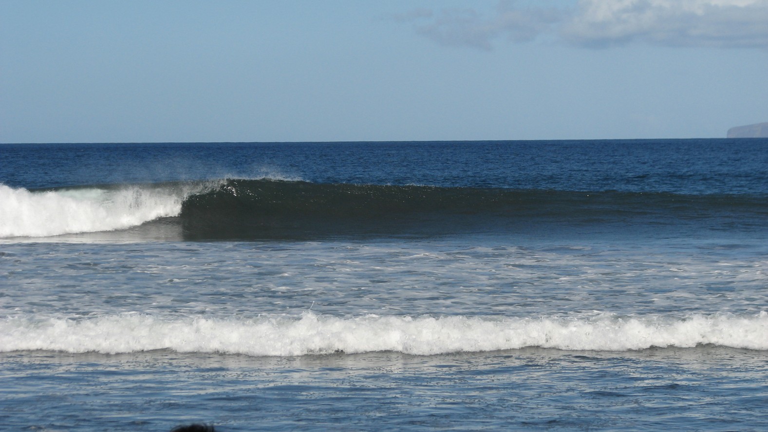 seedicksurf.com - Maui Daily Surf shots and the Maui surf report!!