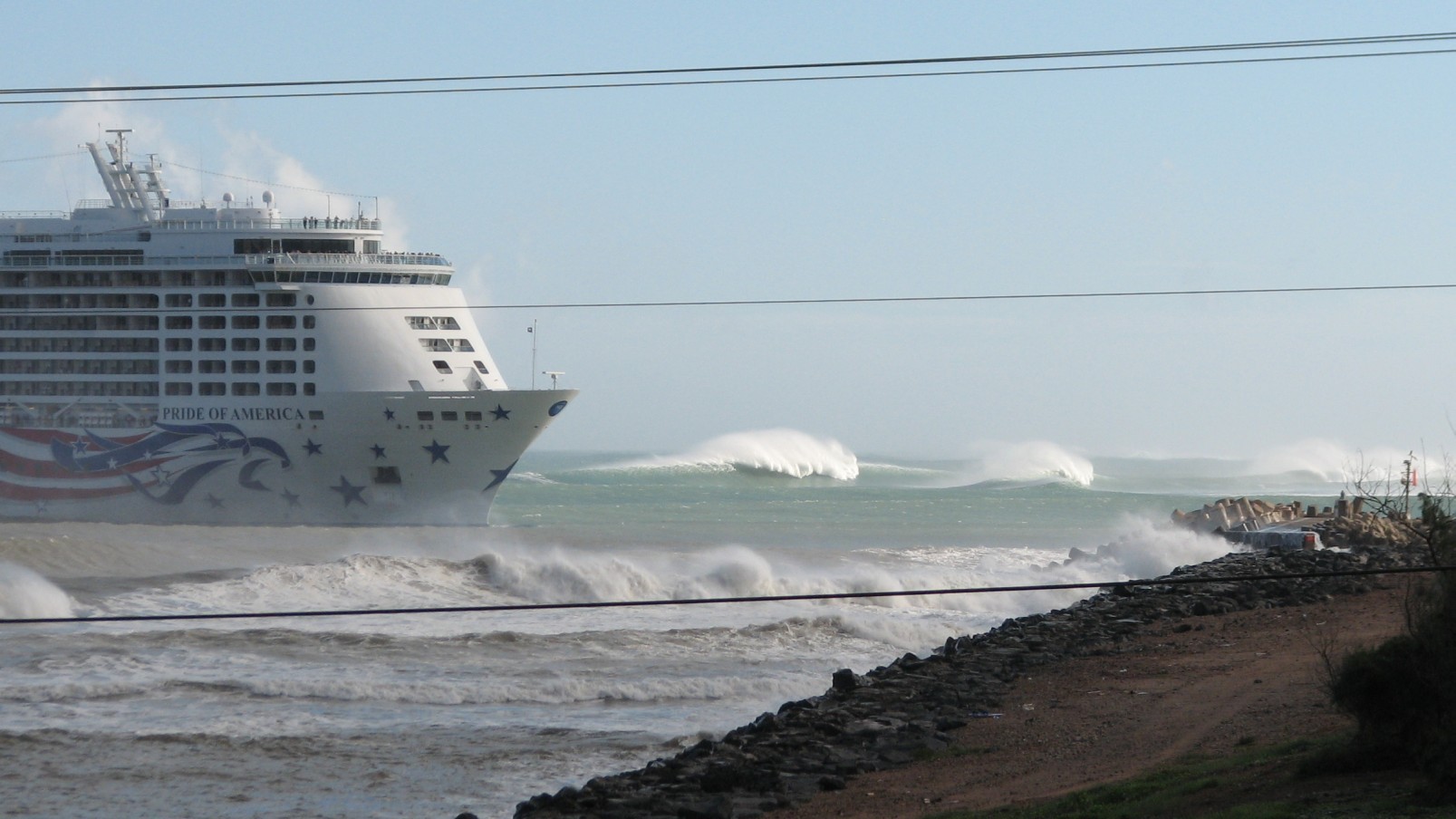seedicksurf.com - Maui Daily Surf shots and the Maui surf report!!
