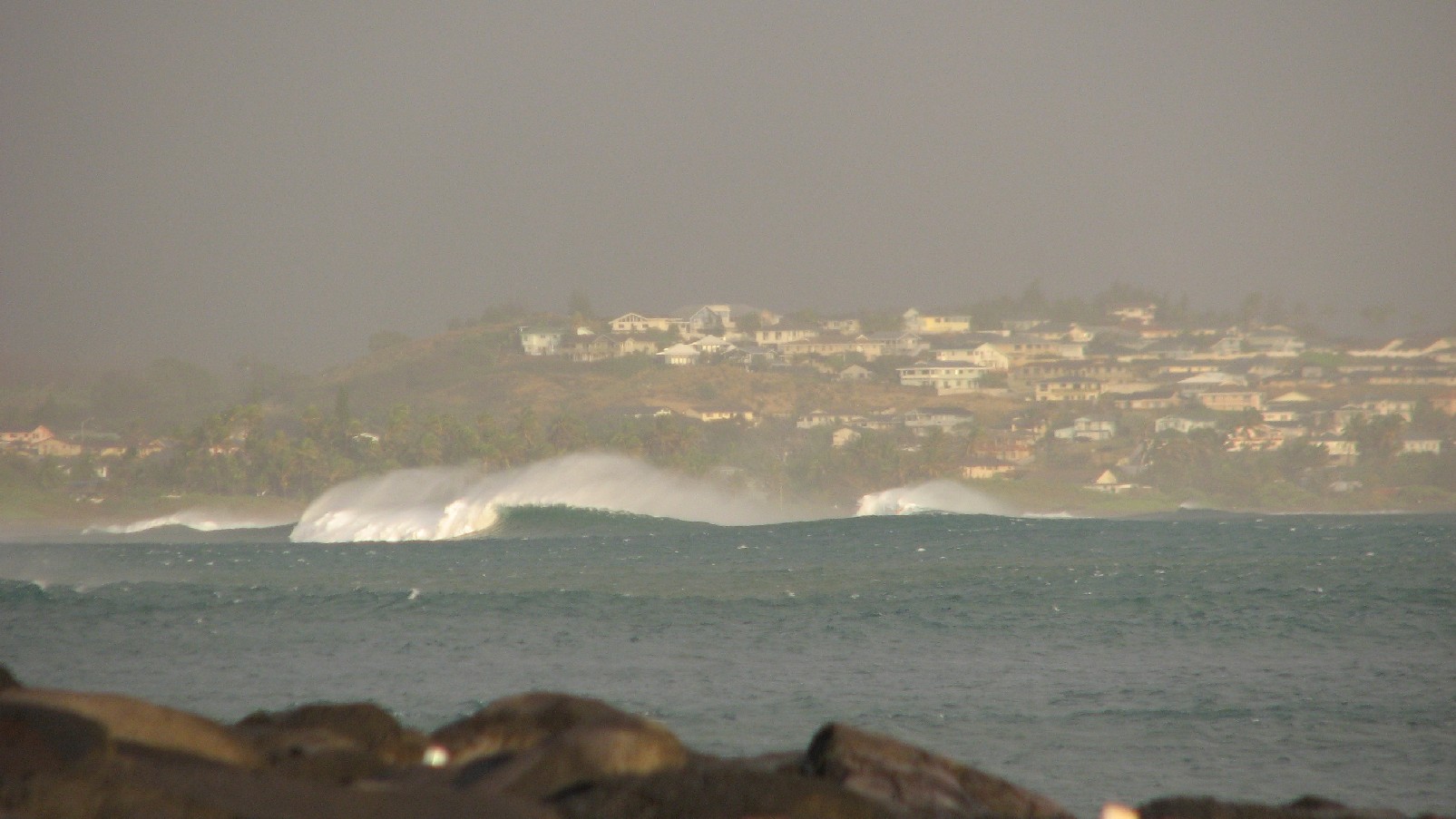 seedicksurf.com - Maui Daily Surf shots and the Maui surf report!!