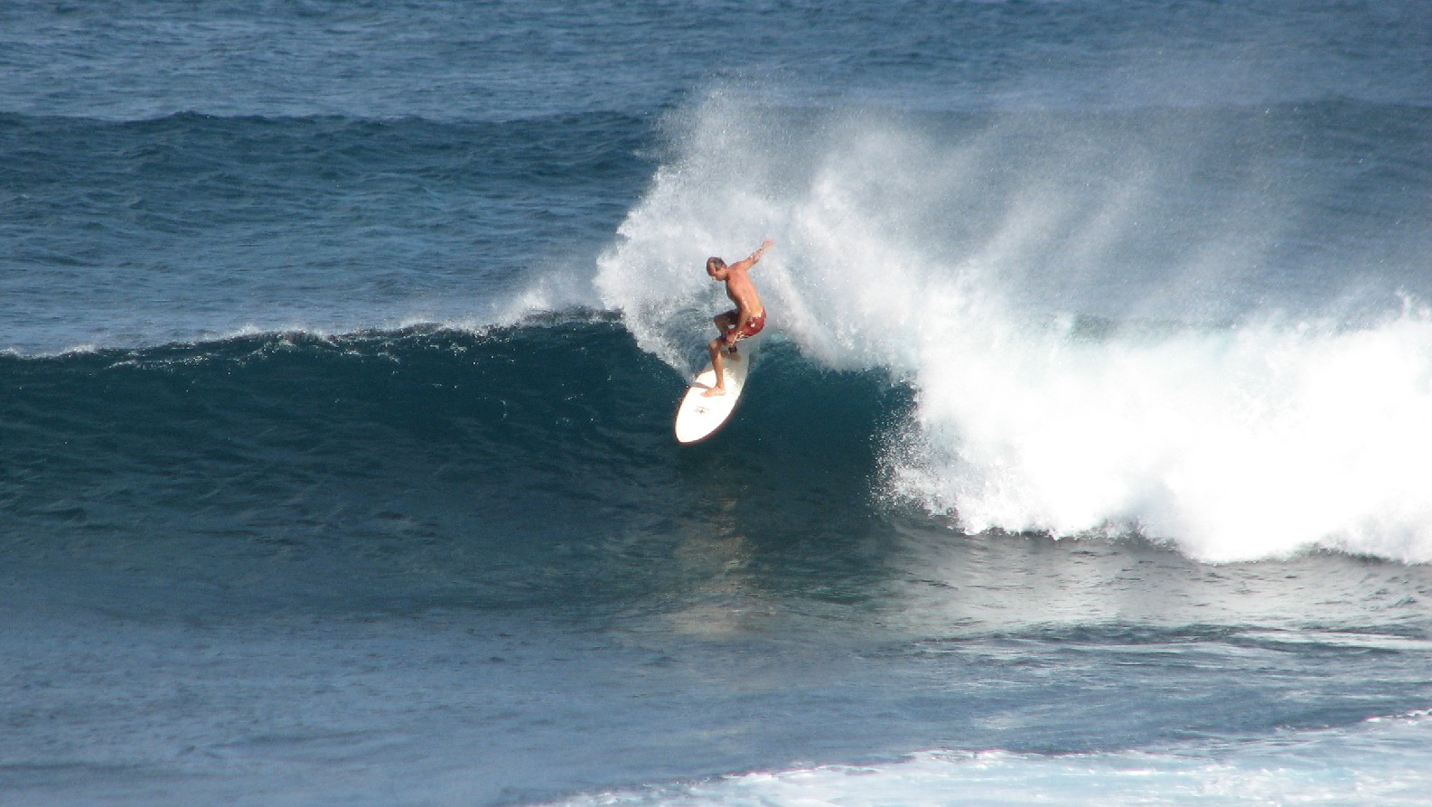 seedicksurf.com - Maui Daily Surf shots and the Maui surf report!!