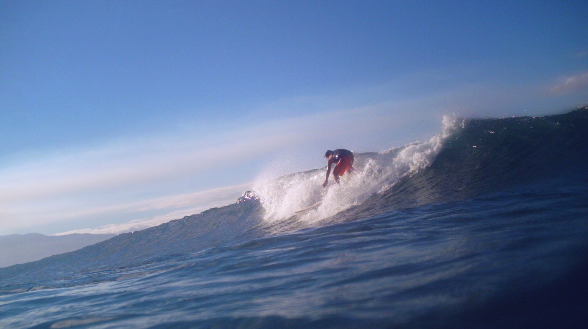 seedicksurf.com - Maui Daily Surf shots and the Maui surf report!!