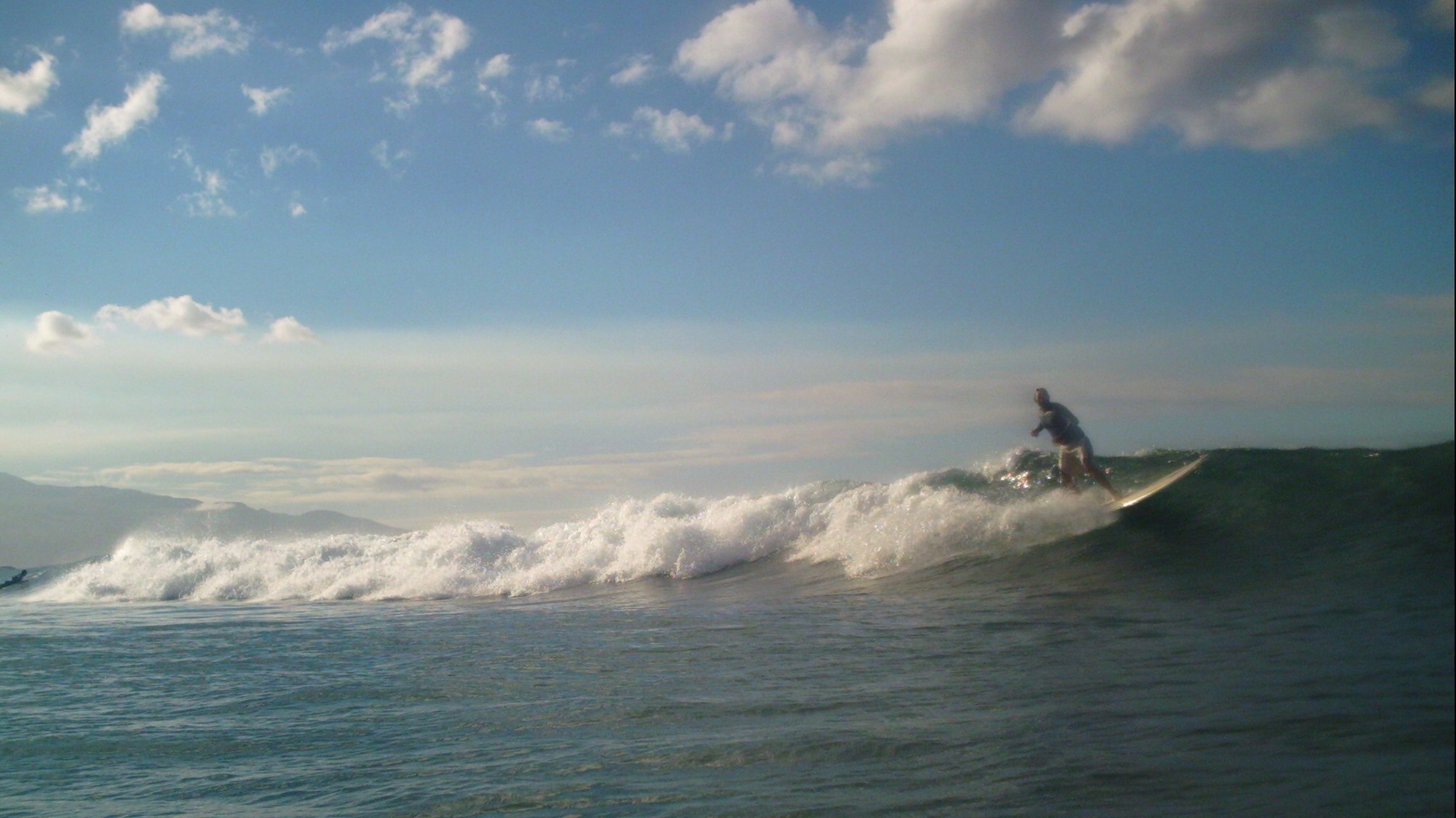 seedicksurf.com - Maui Daily Surf shots and the Maui surf report!!