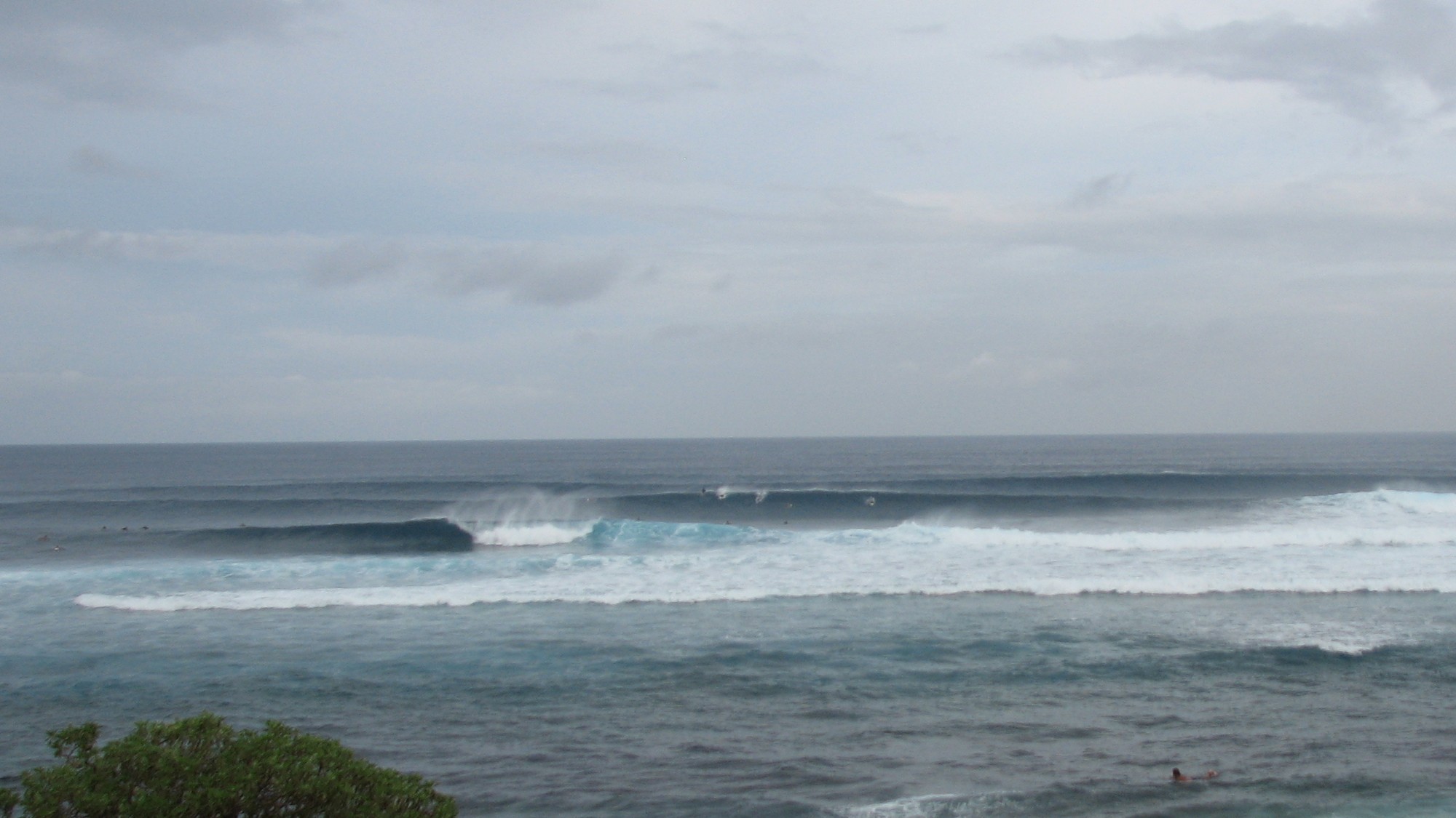 seedicksurf.com - Maui Surf Report and Photos, Hookipa